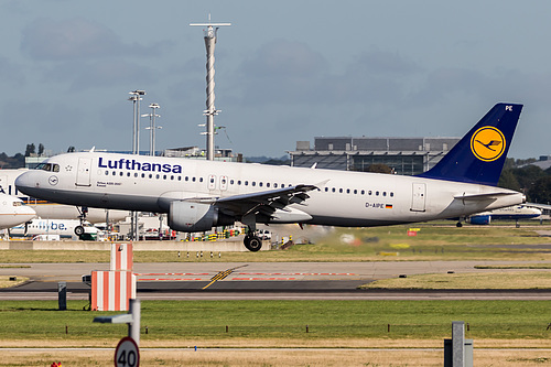 Lufthansa Airbus A320-200 D-AIPE at London Heathrow Airport (EGLL/LHR)