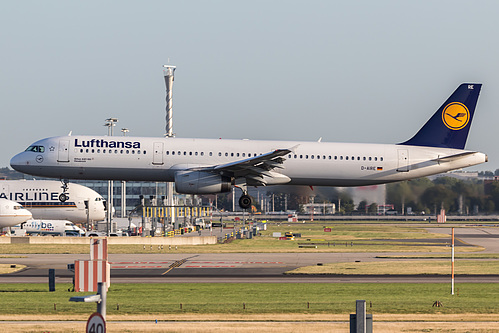 Lufthansa Airbus A321-100 D-AIRE at London Heathrow Airport (EGLL/LHR)