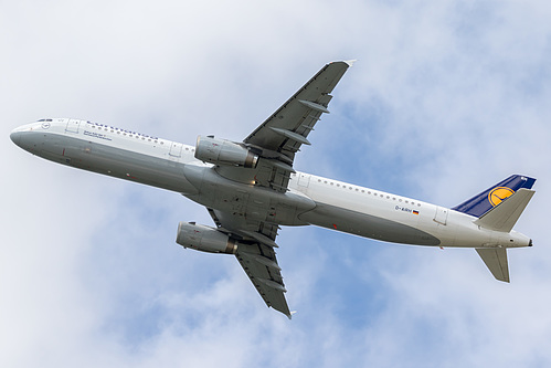 Lufthansa Airbus A321-100 D-AIRH at London Heathrow Airport (EGLL/LHR)