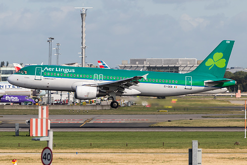 Aer Lingus Airbus A320-200 EI-DEB at London Heathrow Airport (EGLL/LHR) Aer Lingus Airbus A320-200 EI-DEB at London Heathrow Airport (EGLL/LHR)