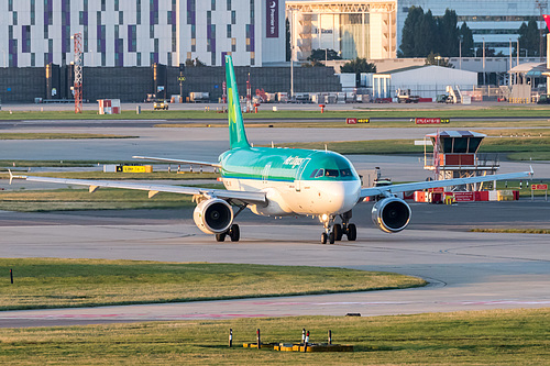 Aer Lingus Airbus A320-200 EI-DEL at London Heathrow Airport (EGLL/LHR) Aer Lingus Airbus A320-200 EI-DEL at London Heathrow Airport (EGLL/LHR)
