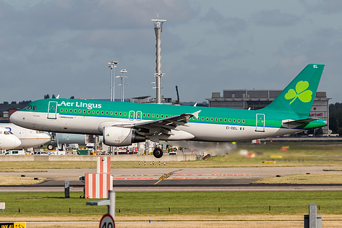 Aer Lingus Airbus A320-200 EI-DEL at London Heathrow Airport (EGLL/LHR) Aer Lingus Airbus A320-200 EI-DEL at London Heathrow Airport (EGLL/LHR)
