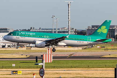 Aer Lingus Airbus A320-200 EI-EDS at London Heathrow Airport (EGLL/LHR) Aer Lingus Airbus A320-200 EI-EDS at London Heathrow Airport (EGLL/LHR)