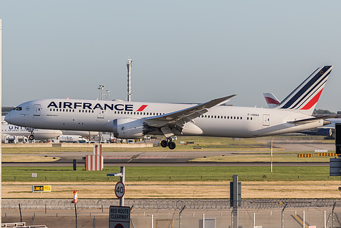 Air France Boeing 787-9 F-HRBA at London Heathrow Airport (EGLL/LHR)