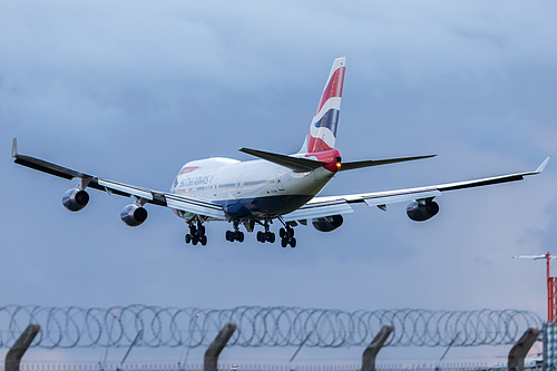 British Airways Boeing 747-400 G-CIVW at London Heathrow Airport (EGLL/LHR) British Airways Boeing 747-400 G-CIVW at London Heathrow Airport (EGLL/LHR)