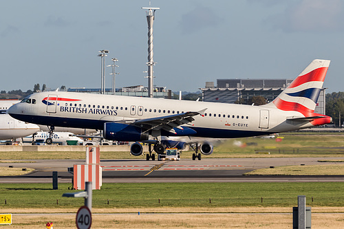 British Airways Airbus A320-200 G-EUYE at London Heathrow Airport (EGLL/LHR) British Airways Airbus A320-200 G-EUYE at London Heathrow Airport (EGLL/LHR)