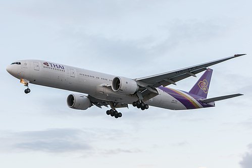 Thai Airways Boeing 777-300ER HS-TKZ at London Heathrow Airport (EGLL/LHR) Thai Airways Boeing 777-300ER HS-TKZ at London Heathrow Airport (EGLL/LHR)
