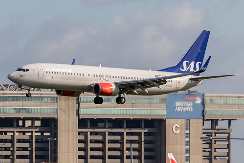 Scandinavian Airlines Boeing 737-800 LN-RGE at London Heathrow Airport (EGLL/LHR) Scandinavian Airlines Boeing 737-800 LN-RGE at London Heathrow Airport (EGLL/LHR)