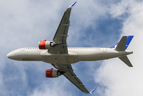 Scandinavian Airlines Airbus A320neo LN-RGM at London Heathrow Airport (EGLL/LHR)