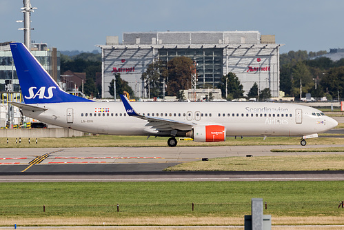 Scandinavian Airlines Boeing 737-800 LN-RRH at London Heathrow Airport (EGLL/LHR) Scandinavian Airlines Boeing 737-800 LN-RRH at London Heathrow Airport (EGLL/LHR)