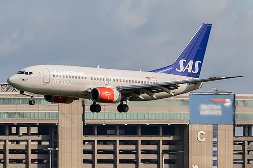 Scandinavian Airlines Boeing 737-700 LN-TUD at London Heathrow Airport (EGLL/LHR) Scandinavian Airlines Boeing 737-700 LN-TUD at London Heathrow Airport (EGLL/LHR)