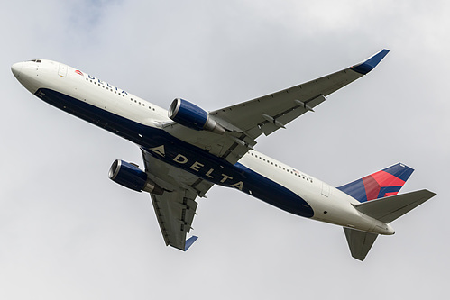 Delta Air Lines Boeing 767-300ER N1604R at London Heathrow Airport (EGLL/LHR)