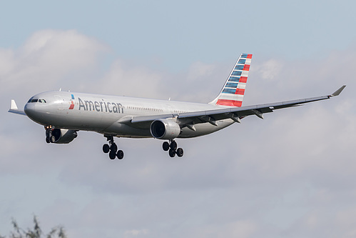 American Airlines Airbus A330-300 N273AY at London Heathrow Airport (EGLL/LHR) American Airlines Airbus A330-300 N273AY at London Heathrow Airport (EGLL/LHR)