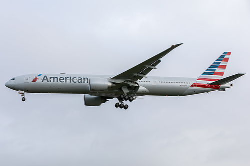 American Airlines Boeing 777-300ER N718AN at London Heathrow Airport (EGLL/LHR)