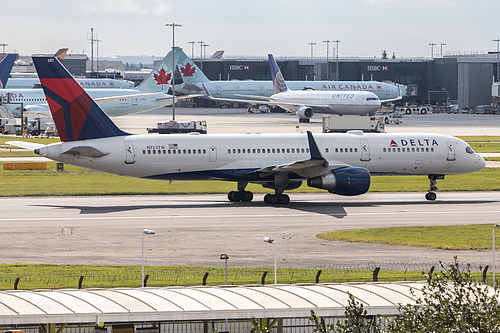 Delta Air Lines Boeing 757-200 N723TW at London Heathrow Airport (EGLL/LHR) Delta Air Lines Boeing 757-200 N723TW at London Heathrow Airport (EGLL/LHR)