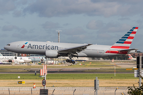 American Airlines Boeing 777-200ER N799AN at London Heathrow Airport (EGLL/LHR) American Airlines Boeing 777-200ER N799AN at London Heathrow Airport (EGLL/LHR)