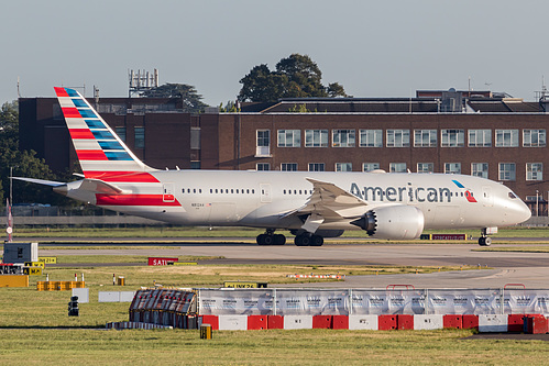 American Airlines Boeing 787-8 N812AA at London Heathrow Airport (EGLL/LHR) American Airlines Boeing 787-8 N812AA at London Heathrow Airport (EGLL/LHR)