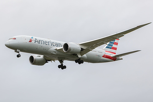 American Airlines Boeing 787-8 N815AA at London Heathrow Airport (EGLL/LHR) American Airlines Boeing 787-8 N815AA at London Heathrow Airport (EGLL/LHR)