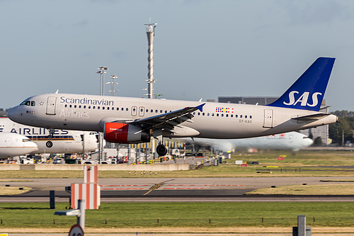 Scandinavian Airlines Airbus A320-200 OY-KAO at London Heathrow Airport (EGLL/LHR) Scandinavian Airlines Airbus A320-200 OY-KAO at London Heathrow Airport (EGLL/LHR)