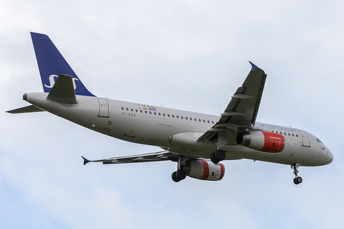 Scandinavian Airlines Airbus A320-200 OY-KAS at London Heathrow Airport (EGLL/LHR)