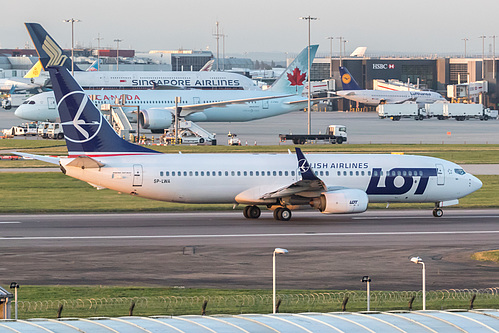 LOT Polish Airlines Boeing 737-800 SP-LWA at London Heathrow Airport (EGLL/LHR)