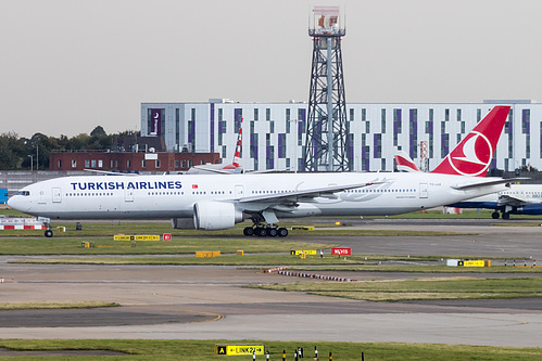Turkish Airlines Boeing 777-300ER TC-JJZ at London Heathrow Airport (EGLL/LHR)
