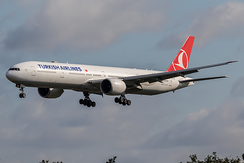 Turkish Airlines Boeing 777-300ER TC-LKA at London Heathrow Airport (EGLL/LHR)