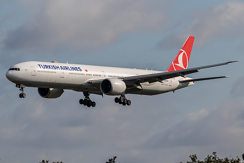 Turkish Airlines Boeing 777-300ER TC-LKA at London Heathrow Airport (EGLL/LHR) Turkish Airlines Boeing 777-300ER TC-LKA at London Heathrow Airport (EGLL/LHR)