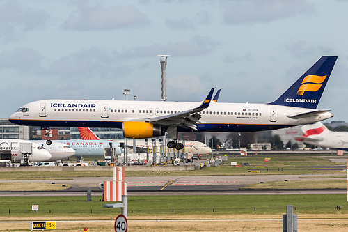 Icelandair Boeing 757-200 TF-ISV at London Heathrow Airport (EGLL/LHR) Icelandair Boeing 757-200 TF-ISV at London Heathrow Airport (EGLL/LHR)