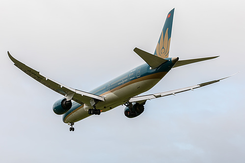 Vietnam Airlines Boeing 787-9 VN-A870 at London Heathrow Airport (EGLL/LHR) Vietnam Airlines Boeing 787-9 VN-A870 at London Heathrow Airport (EGLL/LHR)