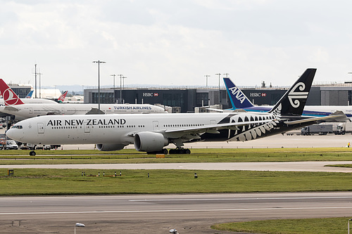 Air New Zealand Boeing 777-300ER ZK-OKO at London Heathrow Airport (EGLL/LHR)