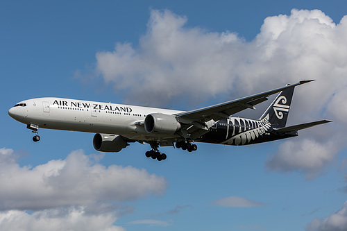 Air New Zealand Boeing 777-300ER ZK-OKR at London Heathrow Airport (EGLL/LHR) Air New Zealand Boeing 777-300ER ZK-OKR at London Heathrow Airport (EGLL/LHR)