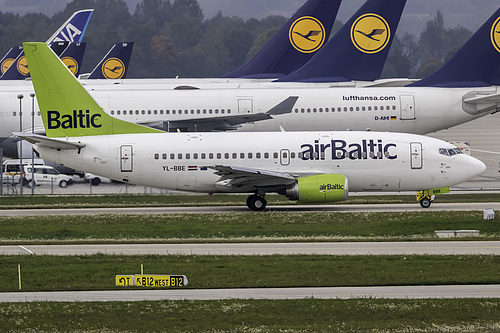 airBaltic Boeing 737-500 YL-BBE at Munich International Airport (EDDM/MUC)