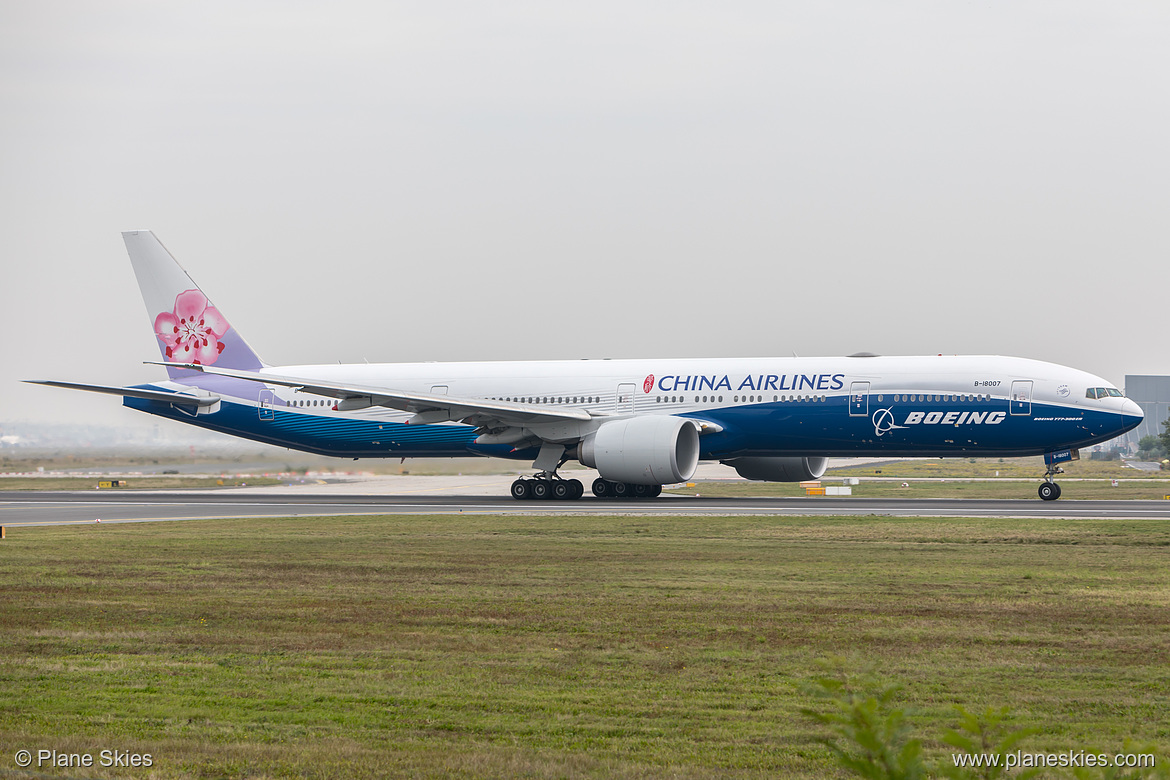 China Airlines Boeing 777-300ER B-18007 at Frankfurt am Main International Airport (EDDF/FRA) China Airlines Boeing 777-300ER B-18007 at Frankfurt am Main International Airport (EDDF/FRA)