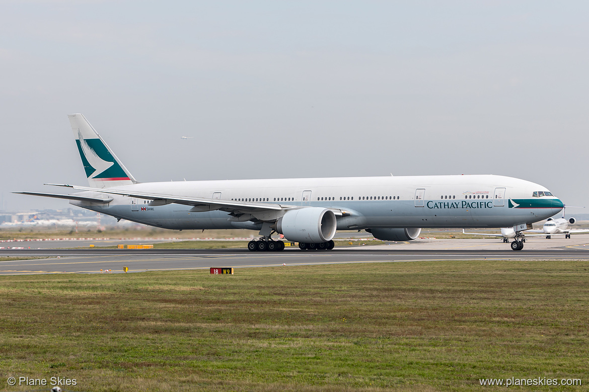 Cathay Pacific Boeing 777-300ER B-KQI at Frankfurt am Main International Airport (EDDF/FRA) Cathay Pacific Boeing 777-300ER B-KQI at Frankfurt am Main International Airport (EDDF/FRA)