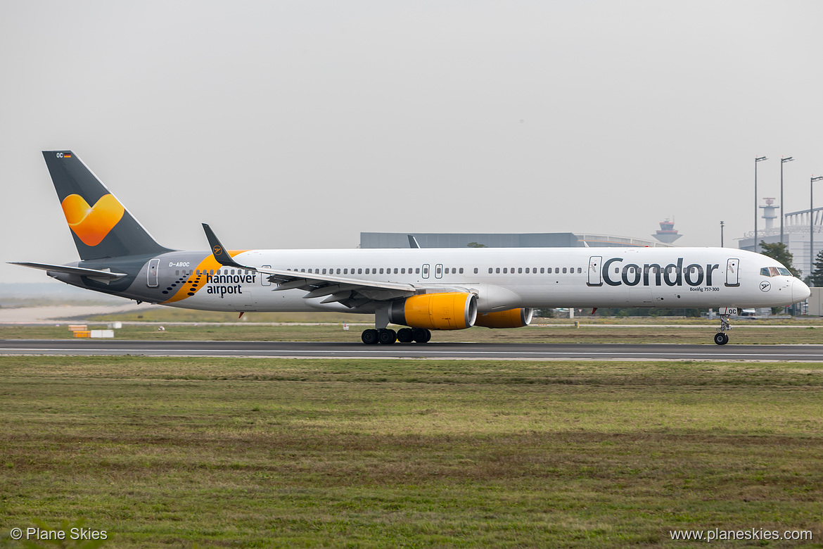 Condor Boeing 757-300 D-ABOC at Frankfurt am Main International Airport (EDDF/FRA) Condor Boeing 757-300 D-ABOC at Frankfurt am Main International Airport (EDDF/FRA)