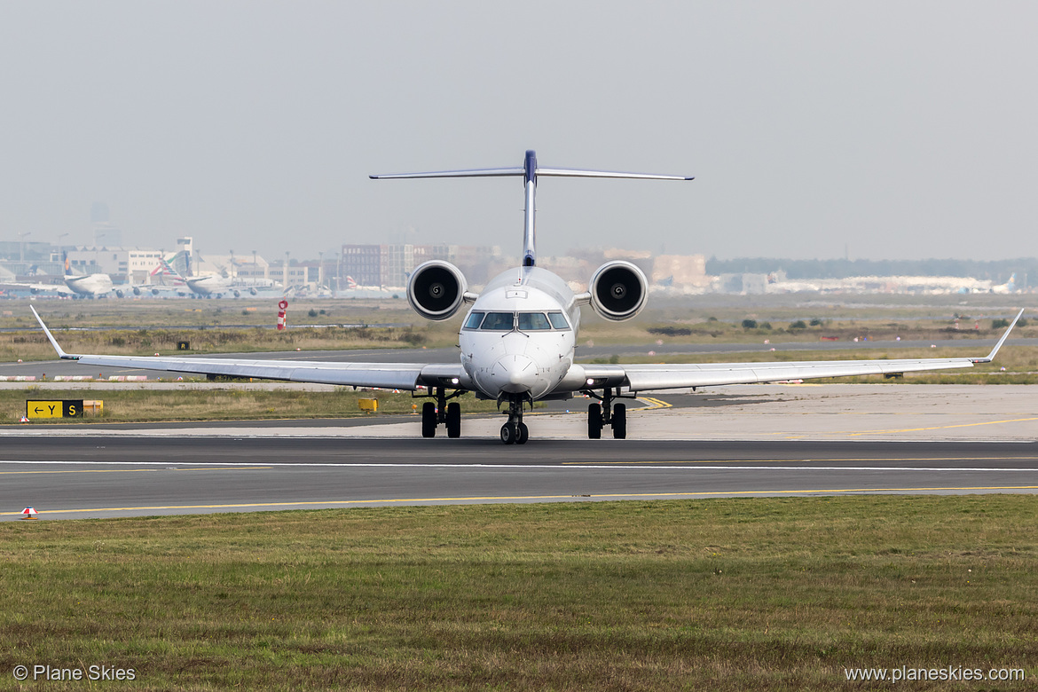 Lufthansa CityLine Canadair CRJ-900 D-ACND at Frankfurt am Main International Airport (EDDF/FRA)