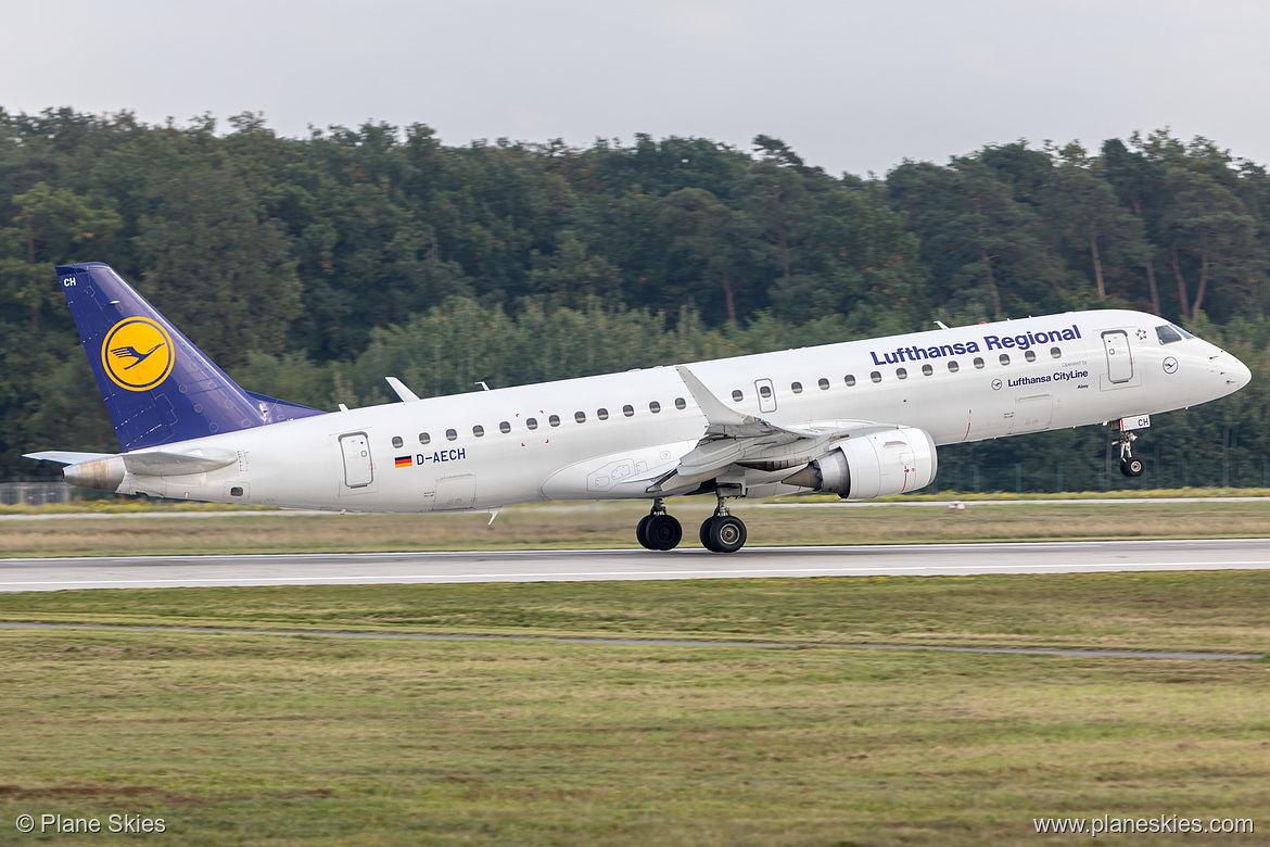 Lufthansa CityLine Embraer ERJ-190 D-AECH at Frankfurt am Main International Airport (EDDF/FRA) Lufthansa CityLine Embraer ERJ-190 D-AECH at Frankfurt am Main International Airport (EDDF/FRA)