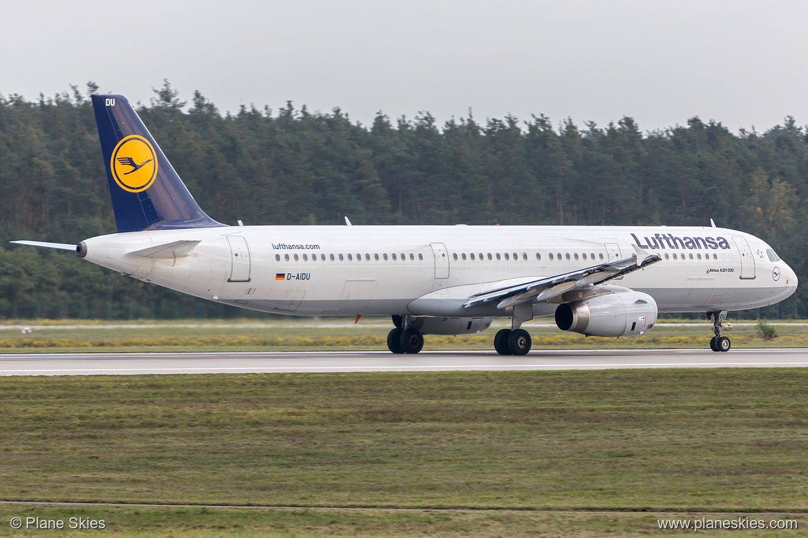 Lufthansa Airbus A321-200 D-AIDU at Frankfurt am Main International Airport (EDDF/FRA) Lufthansa Airbus A321-200 D-AIDU at Frankfurt am Main International Airport (EDDF/FRA)