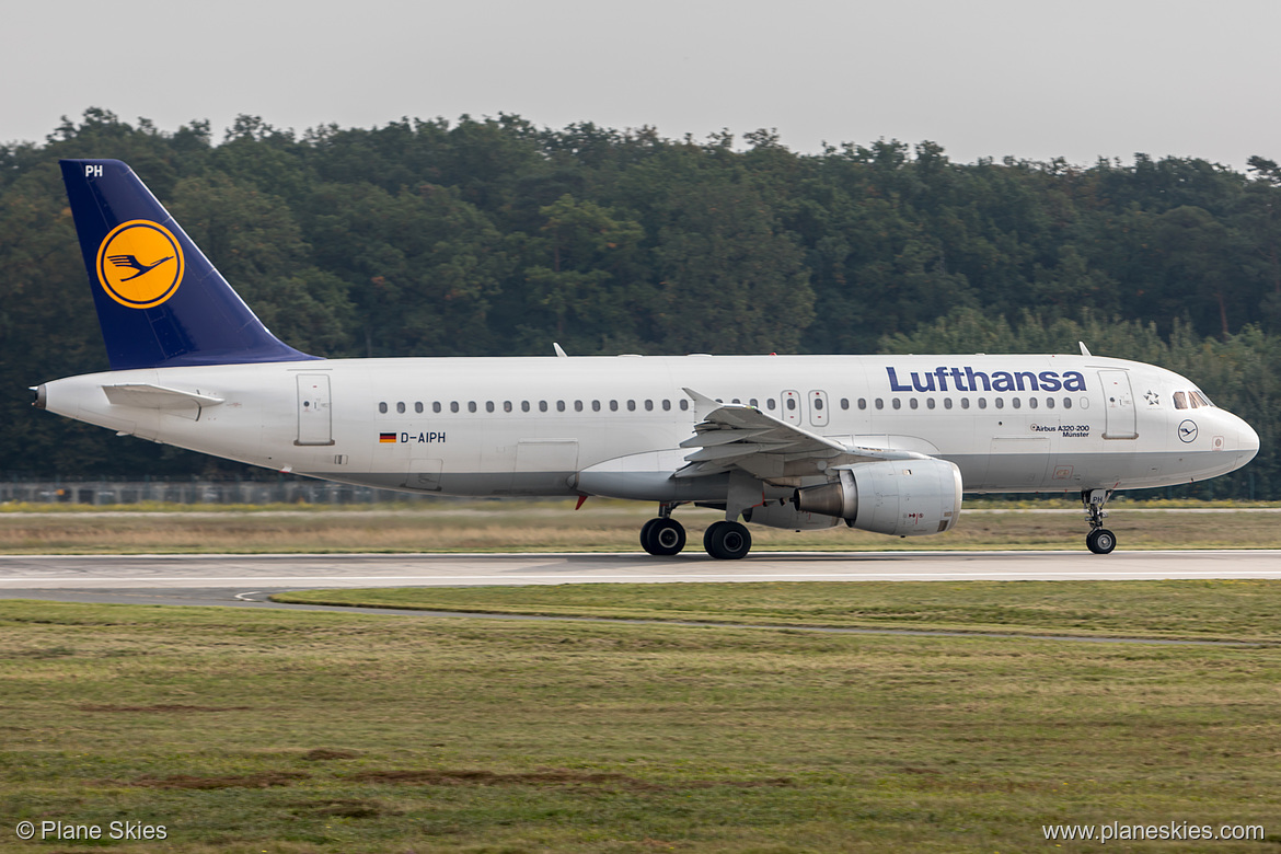 Lufthansa Airbus A320-200 D-AIPH at Frankfurt am Main International Airport (EDDF/FRA) Lufthansa Airbus A320-200 D-AIPH at Frankfurt am Main International Airport (EDDF/FRA)