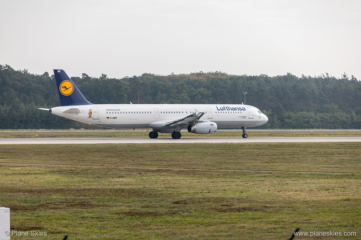 Lufthansa Airbus A321-100 D-AIRY at Frankfurt am Main International Airport (EDDF/FRA)