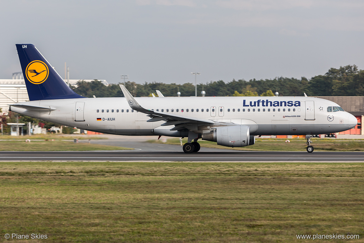 Lufthansa Airbus A320-200 D-AIUH at Frankfurt am Main International Airport (EDDF/FRA)