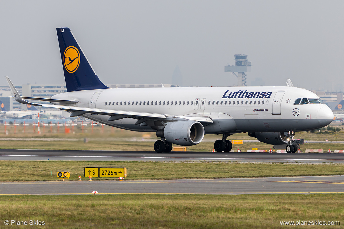 Lufthansa Airbus A320-200 D-AIUJ at Frankfurt am Main International Airport (EDDF/FRA)