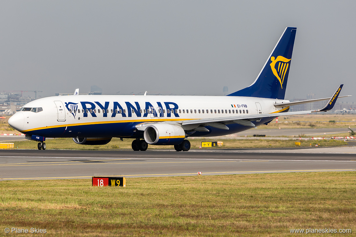Ryanair Boeing 737-800 EI-FRB at Frankfurt am Main International Airport (EDDF/FRA) Ryanair Boeing 737-800 EI-FRB at Frankfurt am Main International Airport (EDDF/FRA)