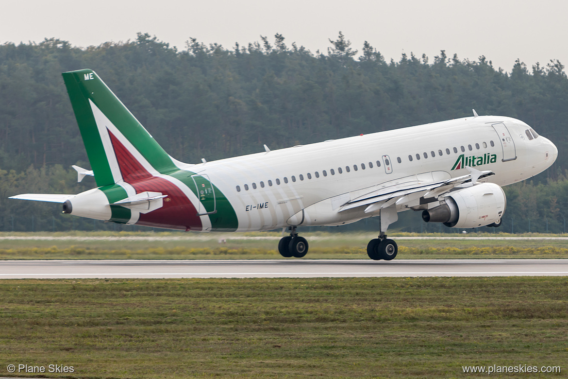 Alitalia Airbus A319-100 EI-IME at Frankfurt am Main International Airport (EDDF/FRA) Alitalia Airbus A319-100 EI-IME at Frankfurt am Main International Airport (EDDF/FRA)