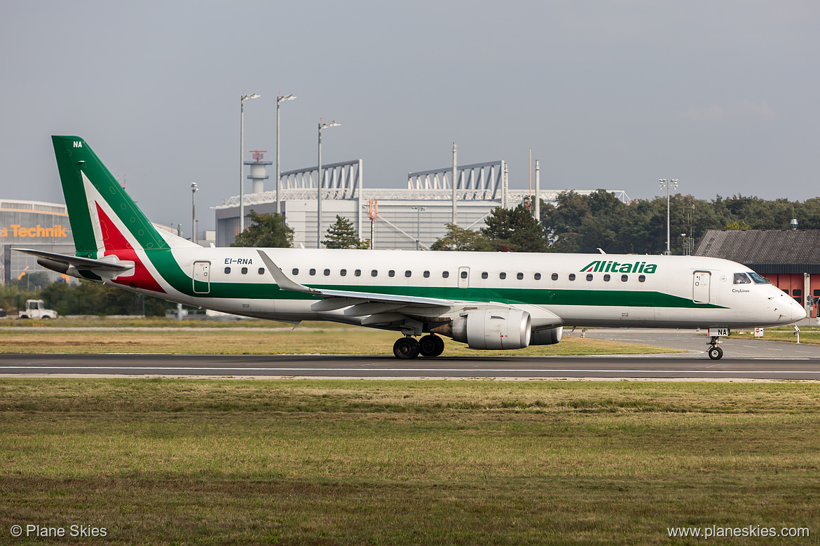 Alitalia CityLiner Embraer ERJ-190 EI-RNA at Frankfurt am Main International Airport (EDDF/FRA)