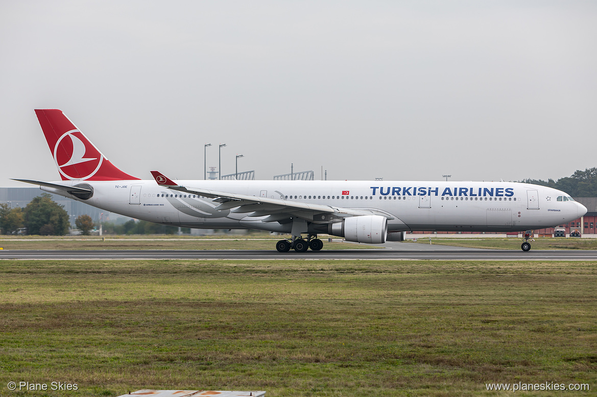 Turkish Airlines Airbus A330-300 TC-JOE at Frankfurt am Main International Airport (EDDF/FRA)