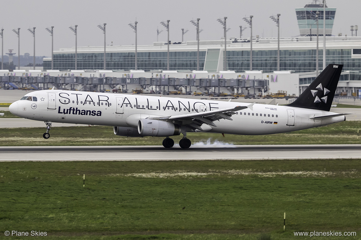 Lufthansa Airbus A321-100 D-AIRW at Munich International Airport (EDDM/MUC)
