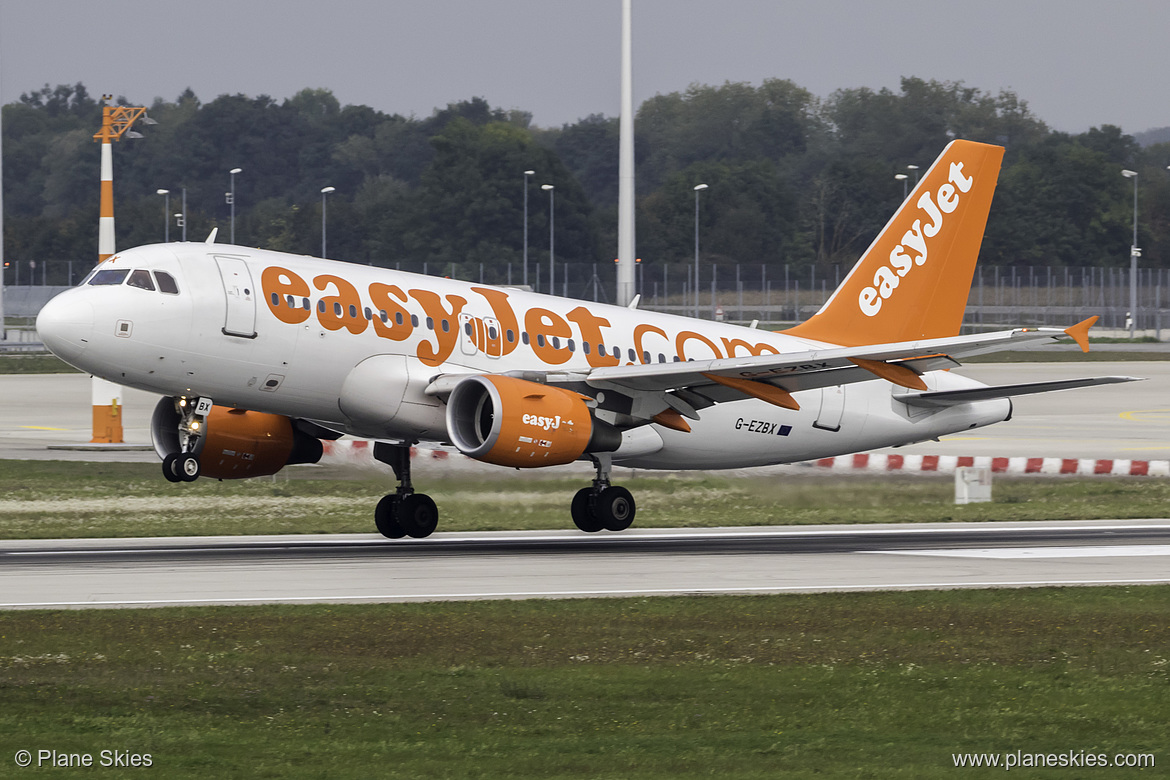 EasyJet Airbus A319-100 G-EZBX at Munich International Airport (EDDM/MUC) EasyJet Airbus A319-100 G-EZBX at Munich International Airport (EDDM/MUC)