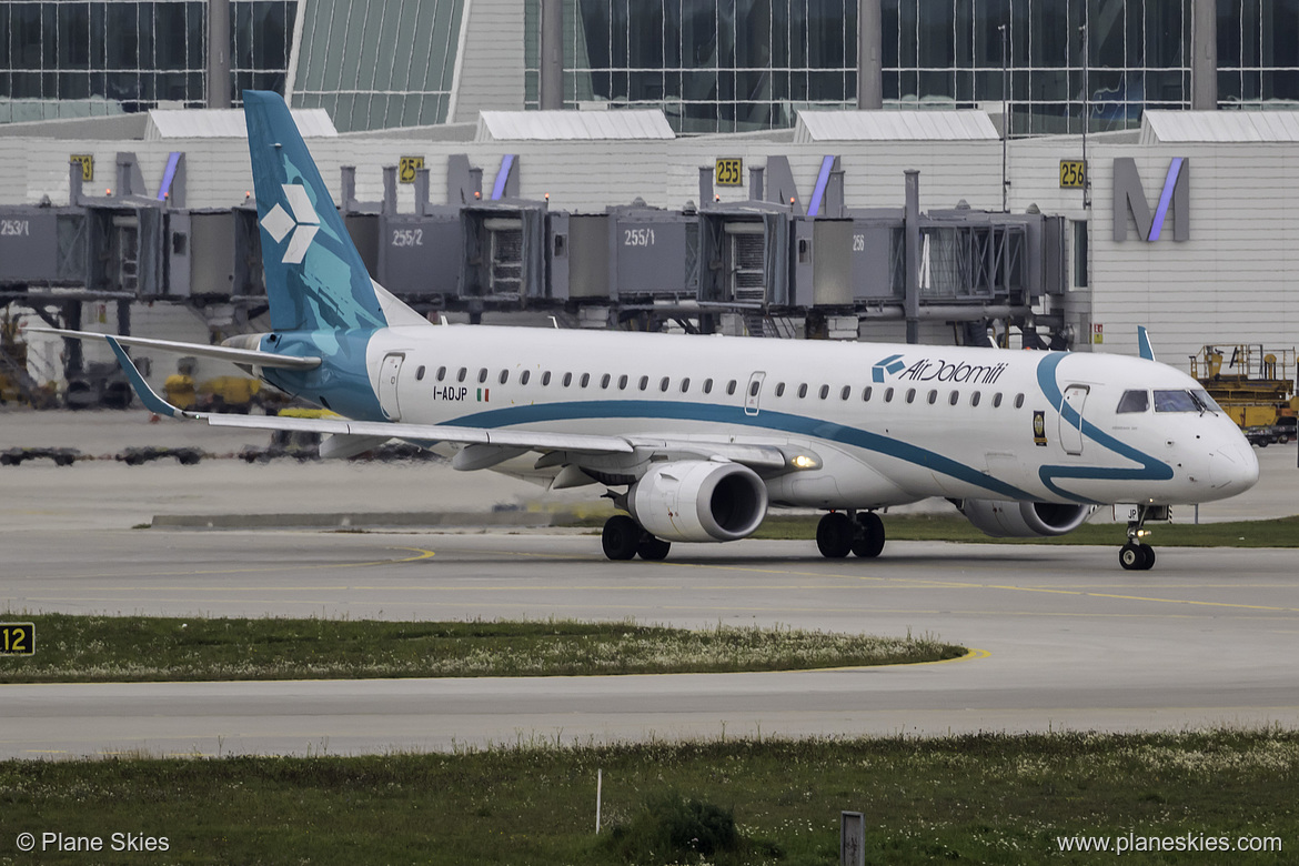 Air Dolomiti Embraer ERJ-195 I-ADJP at Munich International Airport (EDDM/MUC)